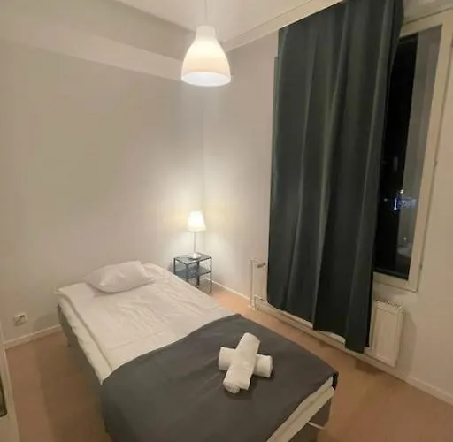 Kotimaailma - Saunallinen Kolmio Herttoniemessae